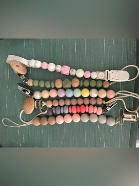 Kids Silicone & Wood Bead Pacifier Clip Strap Set
